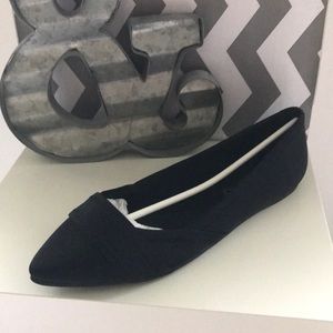 NWT Aldo Maida-98 Black Flats